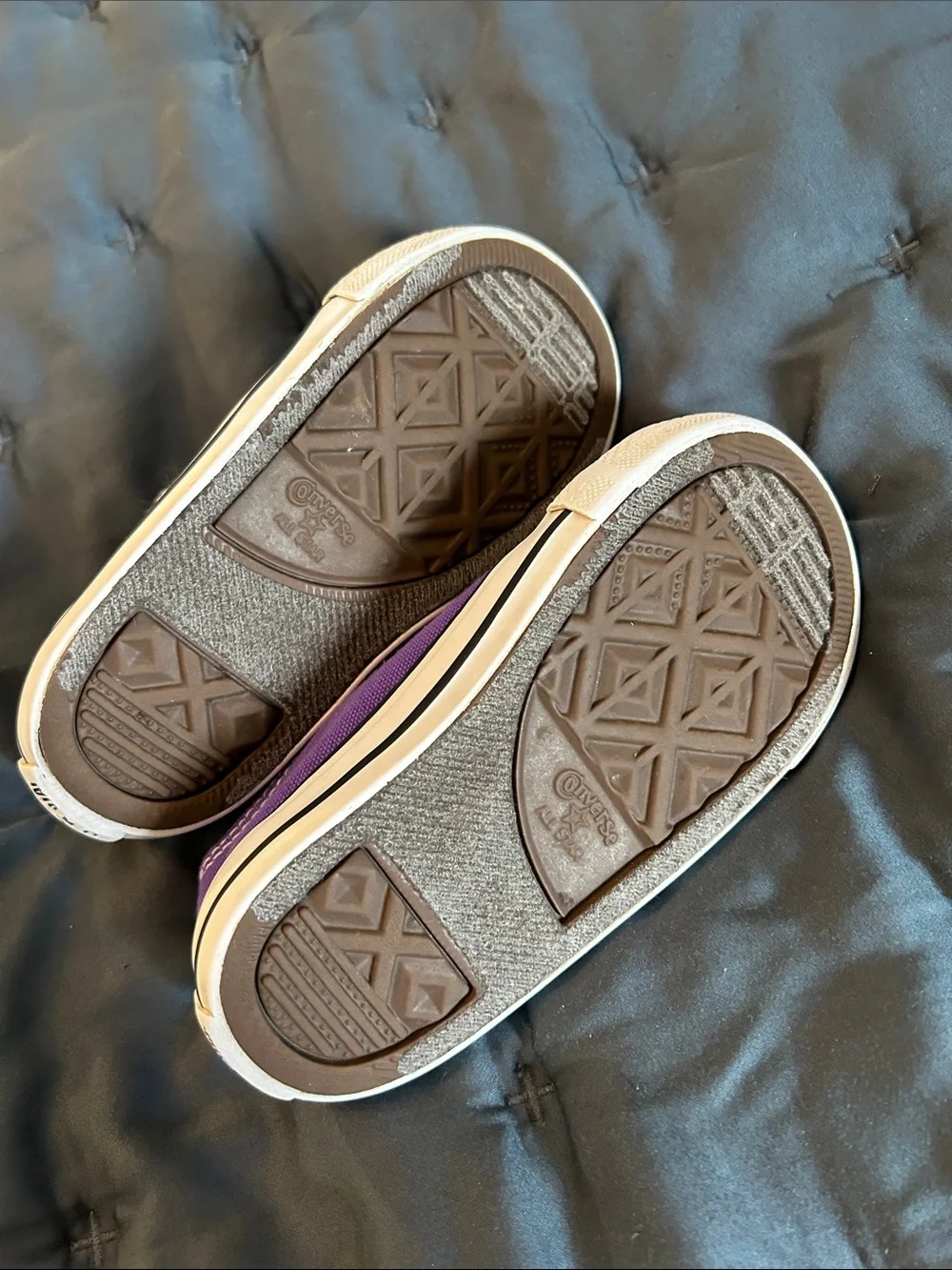Converse Kids Low-Top Sneakers in Purple and White